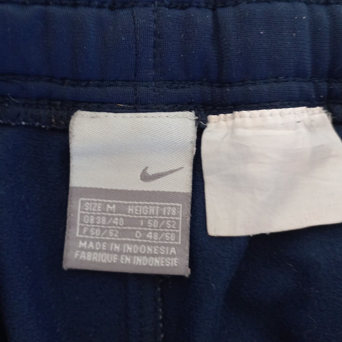 Nike Pantaloni: Vintage Nike Jogging (M) – Usato da Chamoson venduto da Sapoloshop 4