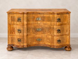 Barock Kommode Nussbaum drei Schubladen antik
