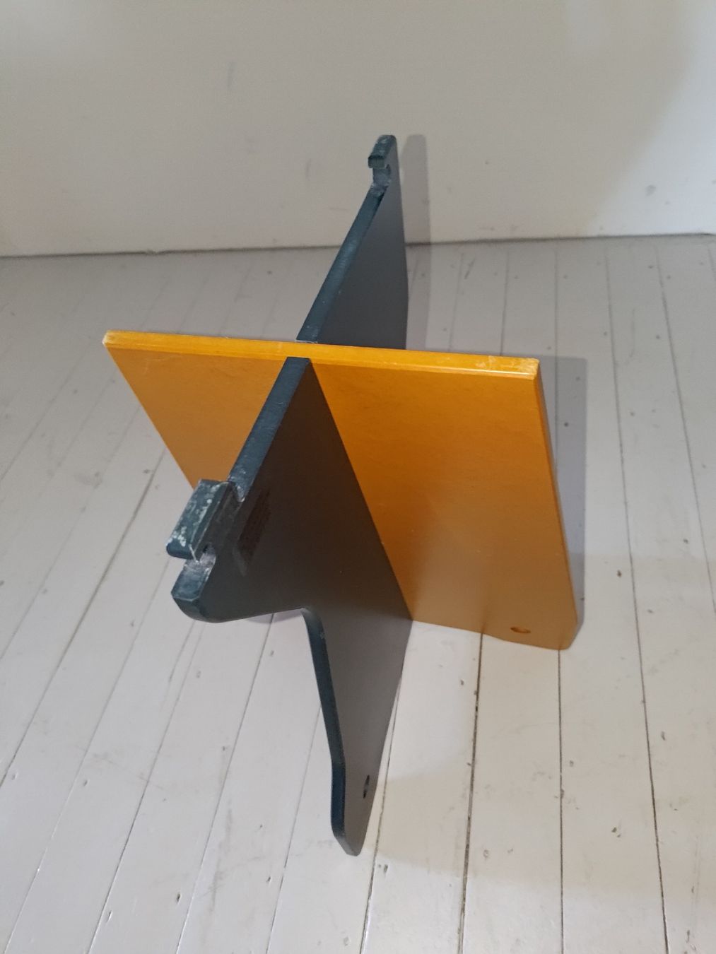 Hocker: Designer Hocker postmodern in MDF  – Gebraucht aus Untersiggenthal von babette0815 3