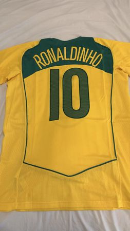 Ronaldinho 10 - Brazil 2004 Total 90