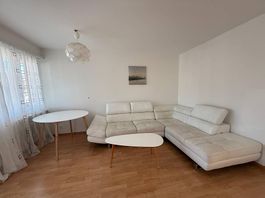Gratis: Ecksofa, Tisch, Couchtisch