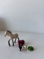 Spielfiguren Schleich Pferde, Katzen, Kiste guter Zustand