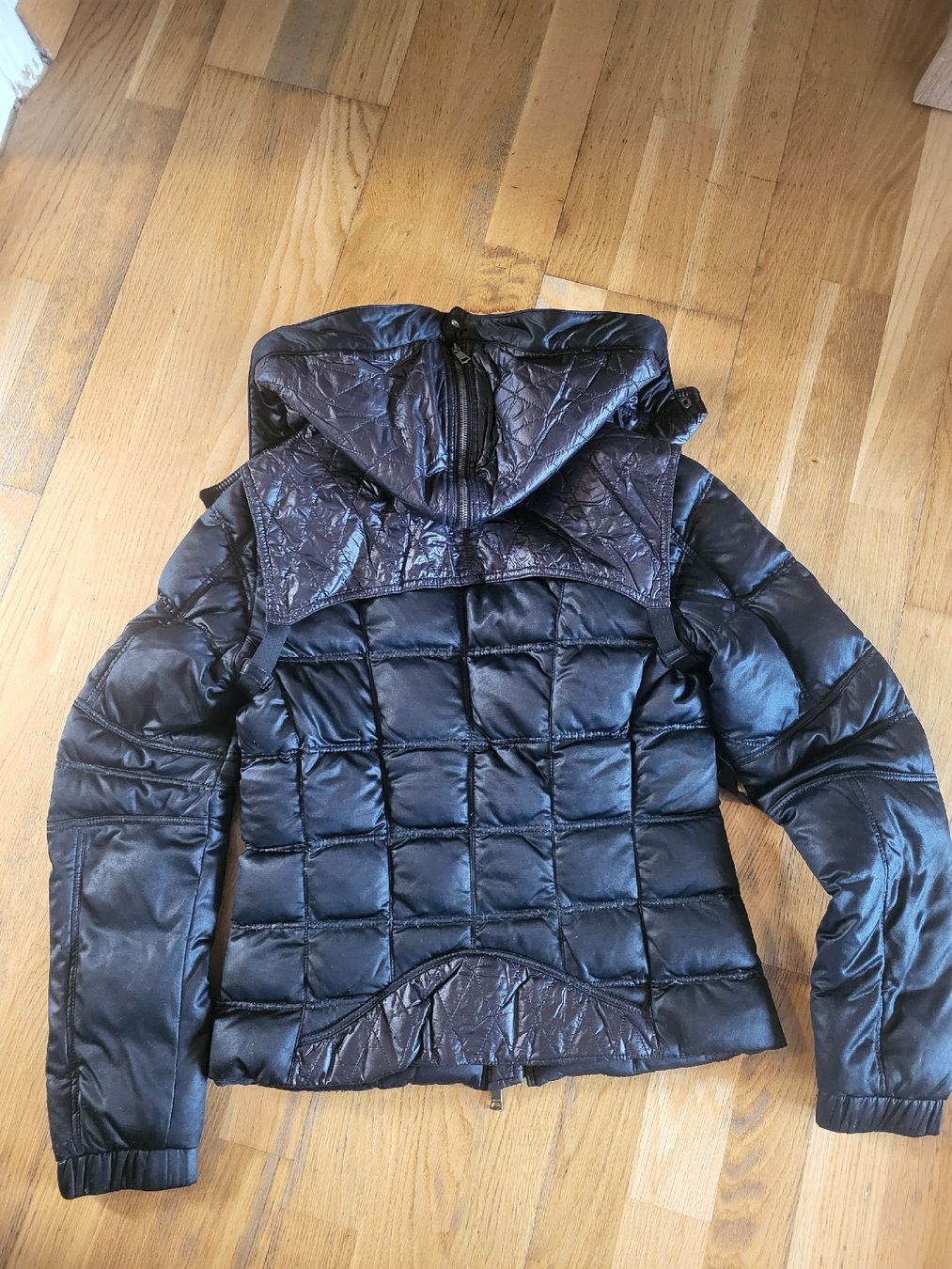 Marc Cain Giacche: Marc Cain Daunenjacke , Grosse  S , Schwarz – Usato da Kreuzlingen venduto da JP_1308 5