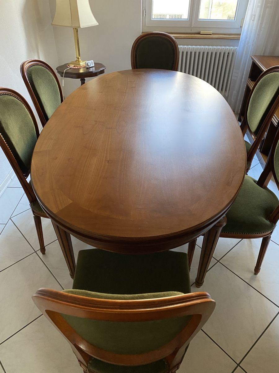 Tische: Esszimmer Louis Seize – Gebraucht aus Härkingen von shaggy70