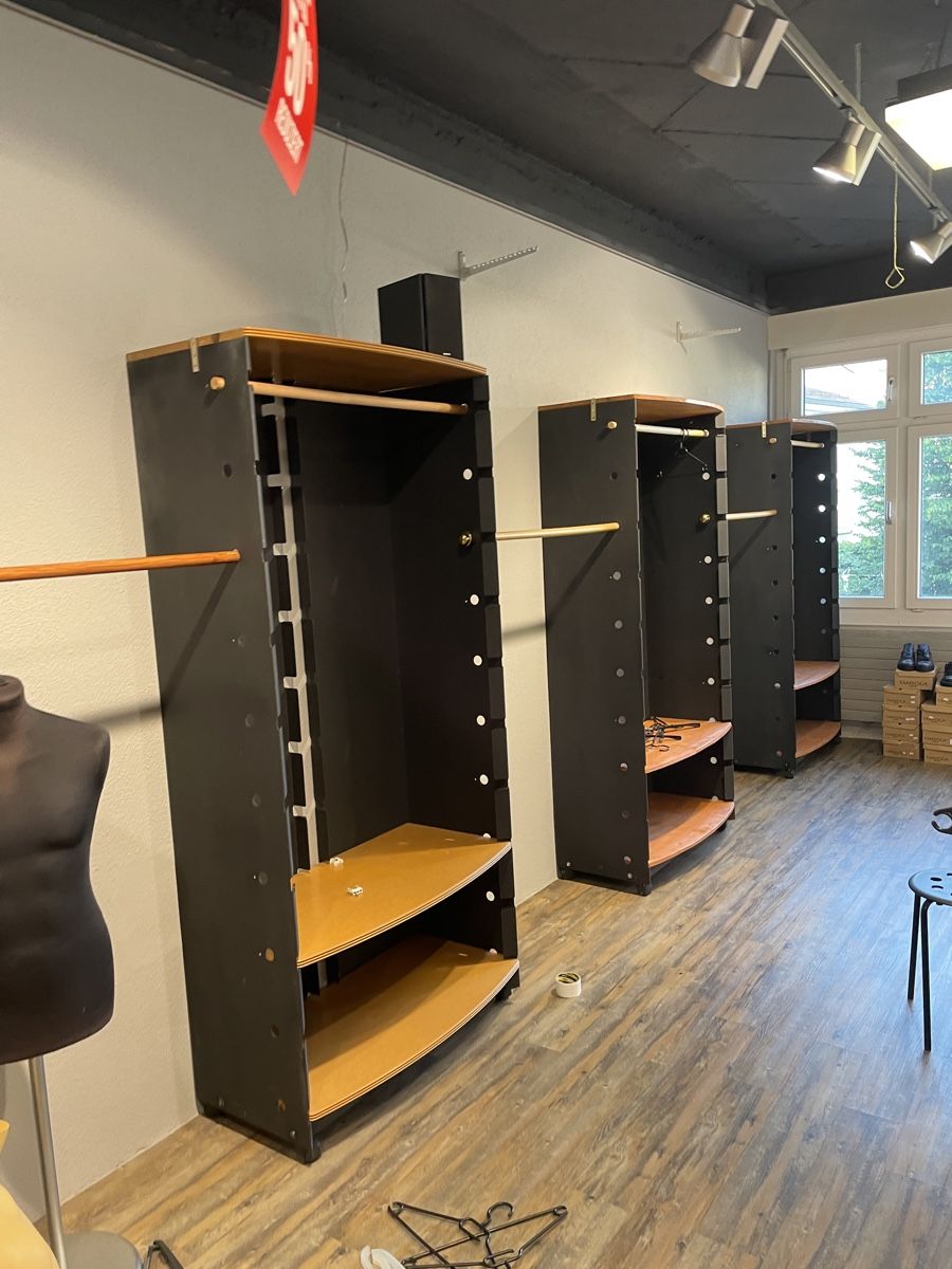 Scaffali: Butik Rregalle – Usato da Herisau venduto da Vali11.g 3