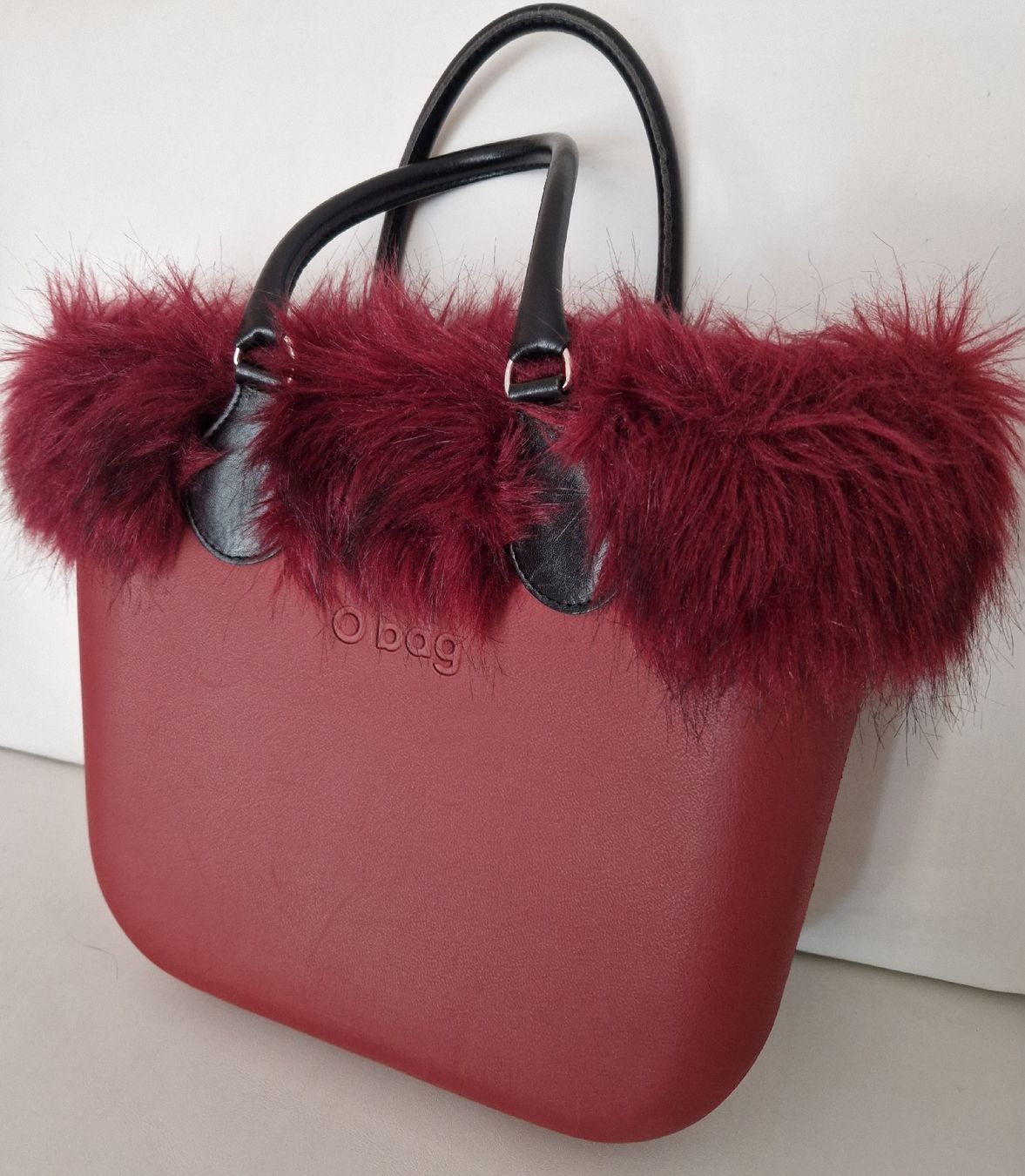 Obag Borse da donna: O Bag bordeaux con bordo pelliccia – Usato da Arbedo venduto da Gyn