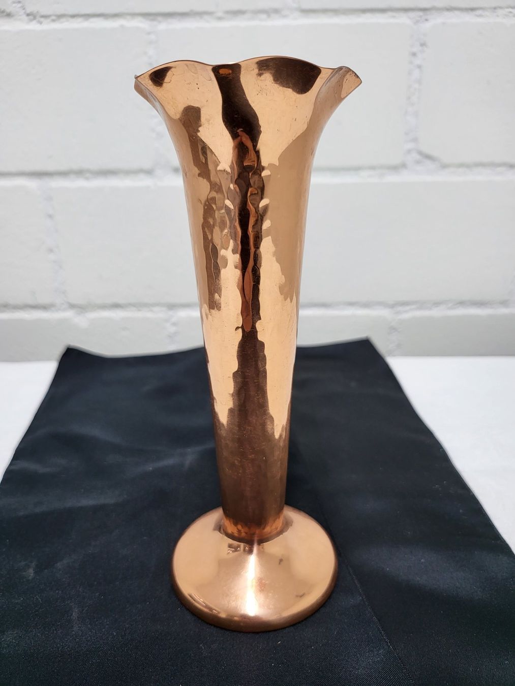 Vasi & Recipienti: Blumenvase aus messing poliert. – Usato da Hallwil venduto da Dracco 1