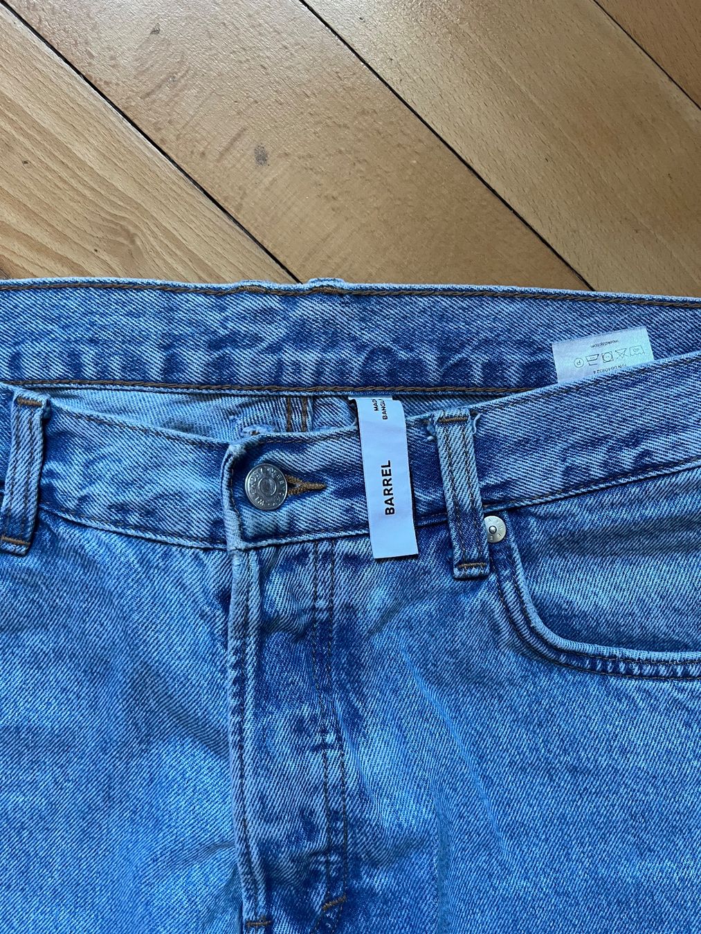 Weekday Jeans: Weekday Jeans 32/32 Barrel – Usato da Niederscherli venduto da noa_tc6b 2