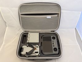 Drohne DJI Mini 4 Pro Fly More Combo neuwertig