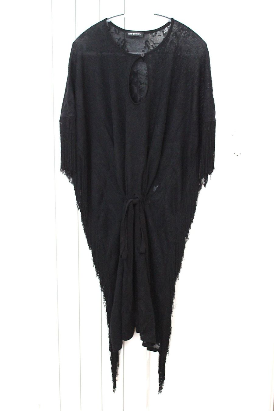 Tops: Langes schwarzes  Oberteil, – Gebraucht aus Locarno von madame-tus-sauds 2