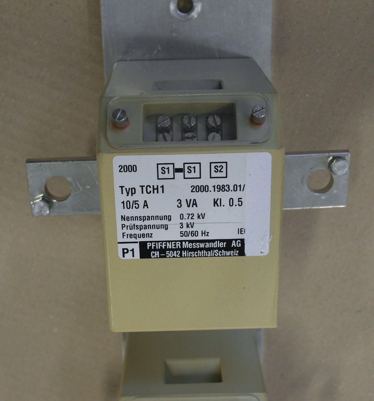 Alimentazione elettrica: 3 Stk. Messwandler PFIFFNER 10/5A – Usato da Däniken SO venduto da _Pharao_ 2