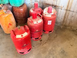 4 Gasflaschen (Lot 143) 6017 Ruswil
