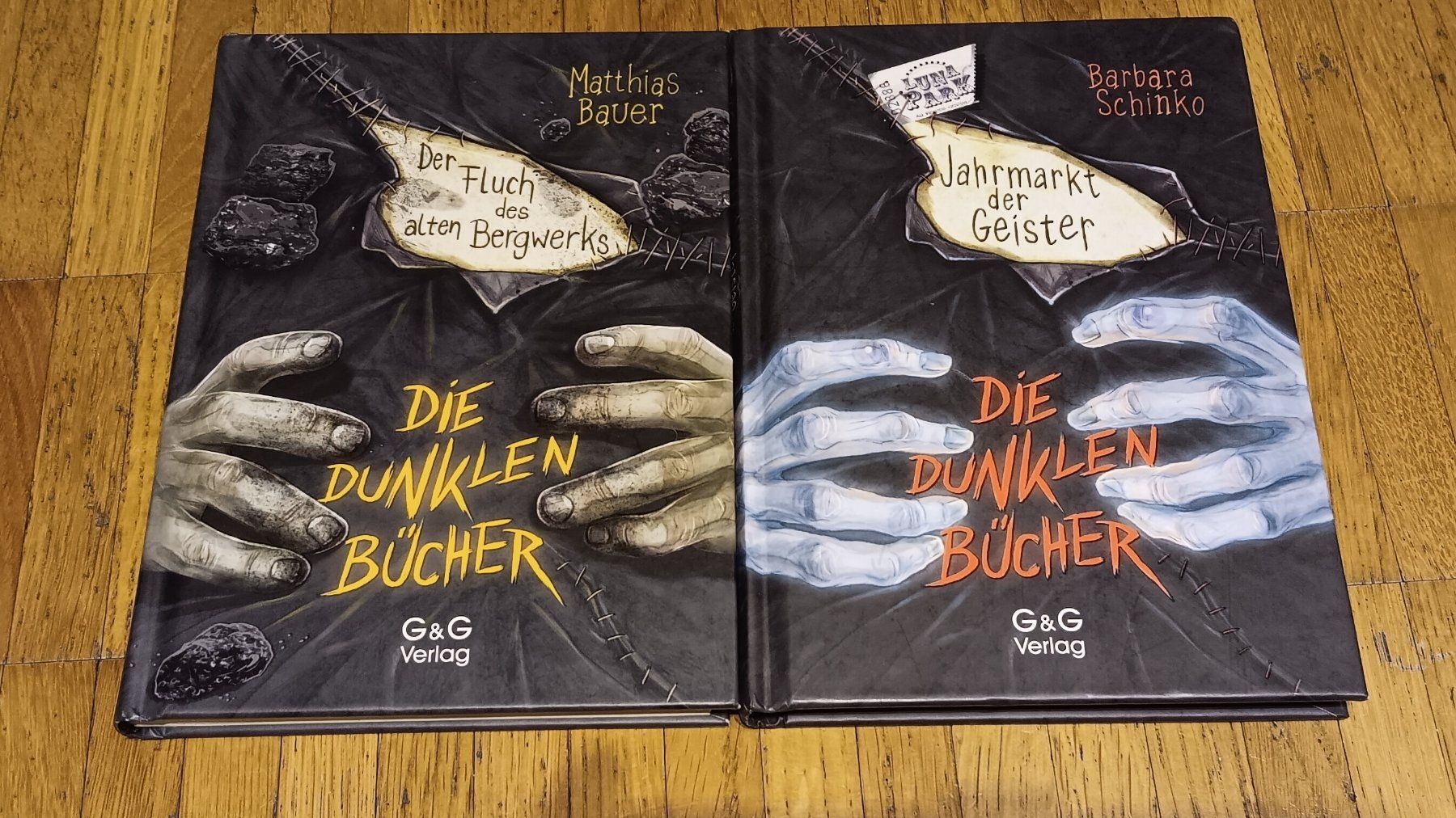 Bücher: Die dunklen Bücher, 2 Bände – Gebraucht aus Dietikon von Rabia