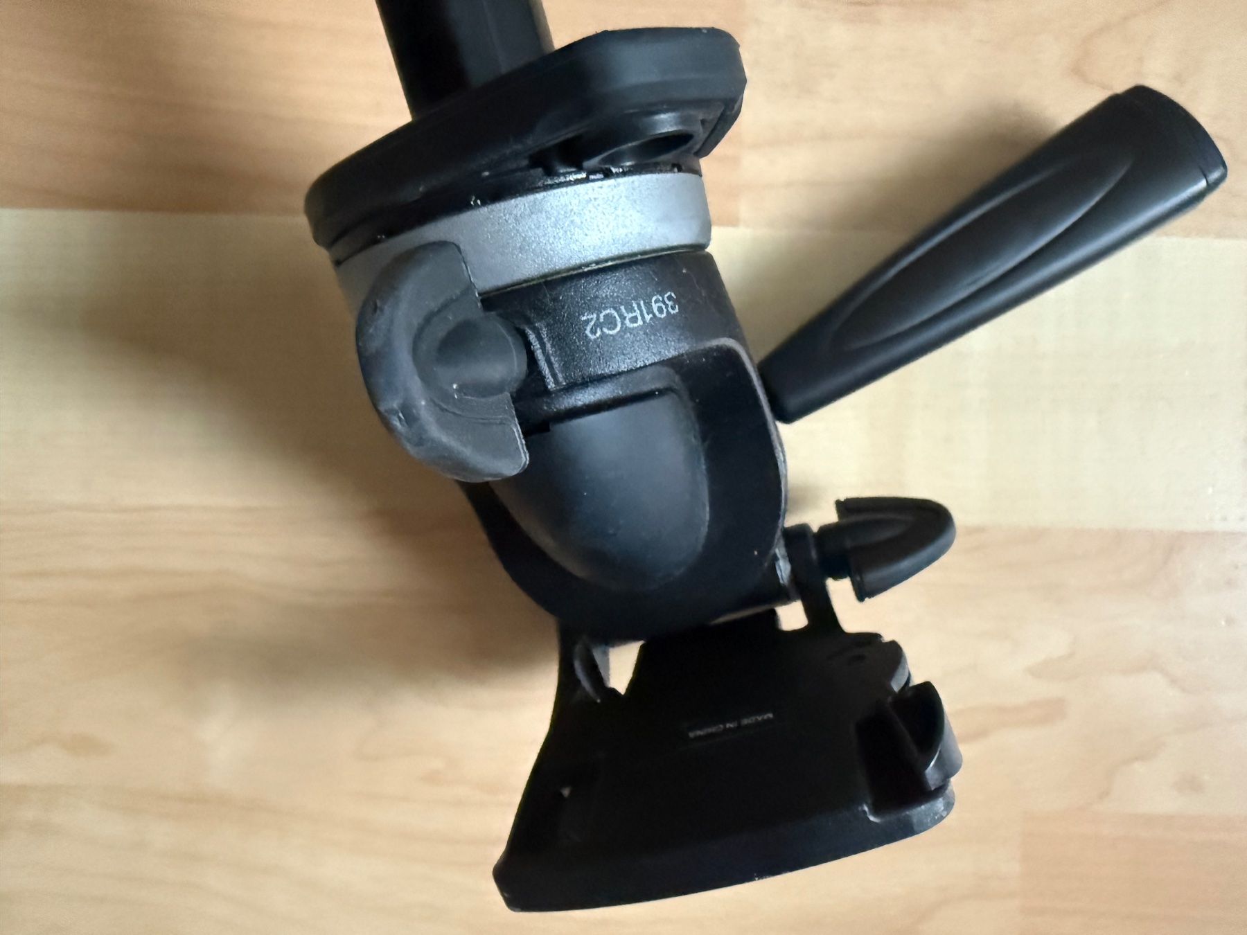 Manfrotto Stative & Stativköpfe: Manfrotto MT190XPRO3 Stativ mit 391RC2 Kopf – Gebraucht aus Horgen von Henrik_K 3