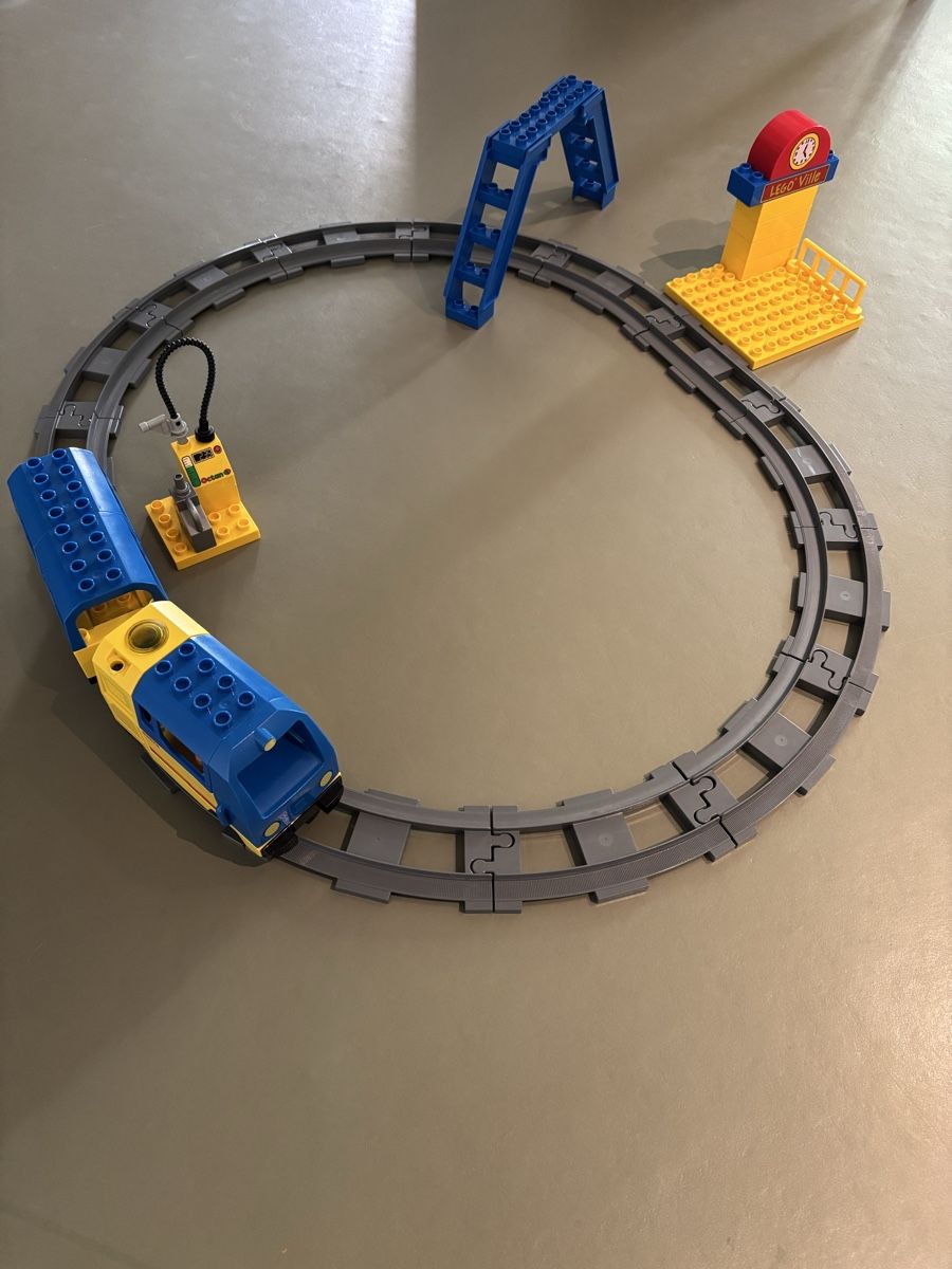 Lego Spielzeuge: Lego Duplo Eisenbahn elektrisch – Gebraucht aus Bern von Lunallena01