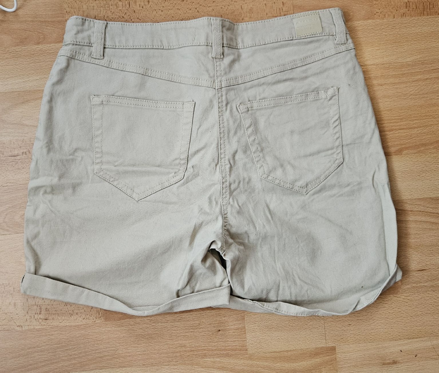 Hosen: Amisu Shorts, beige – Gebraucht aus Ebikon von SecondChance_byM 2