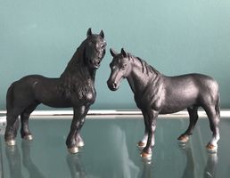 Schleich Pferde: Zwei schwarze Hengste, Top Zustand!
