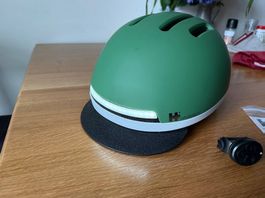 Velohelm (E-Bike) Aphrodite mit Licht und Blinkerfunktion