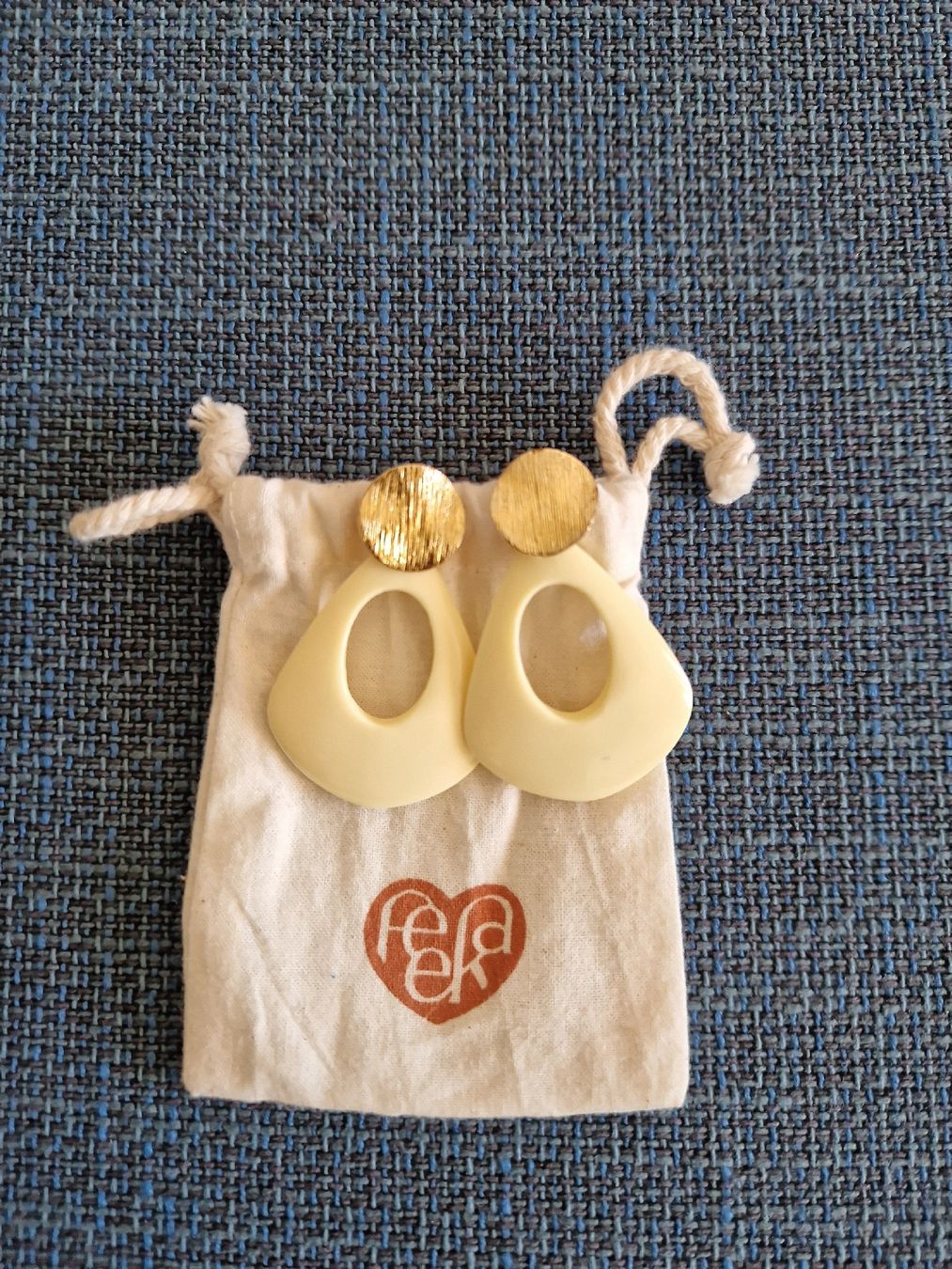 Orecchini pendenti & Orecchini a lobo: New beautiful earrings by Feeka – Nuovo e nell'imballaggio originale da Lausanne venduto da Issss