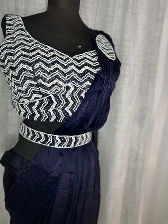 Eleganter Sari mit Perlenstickerei Gr. L