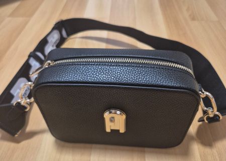Furla - schwarze Leder crossbody bag