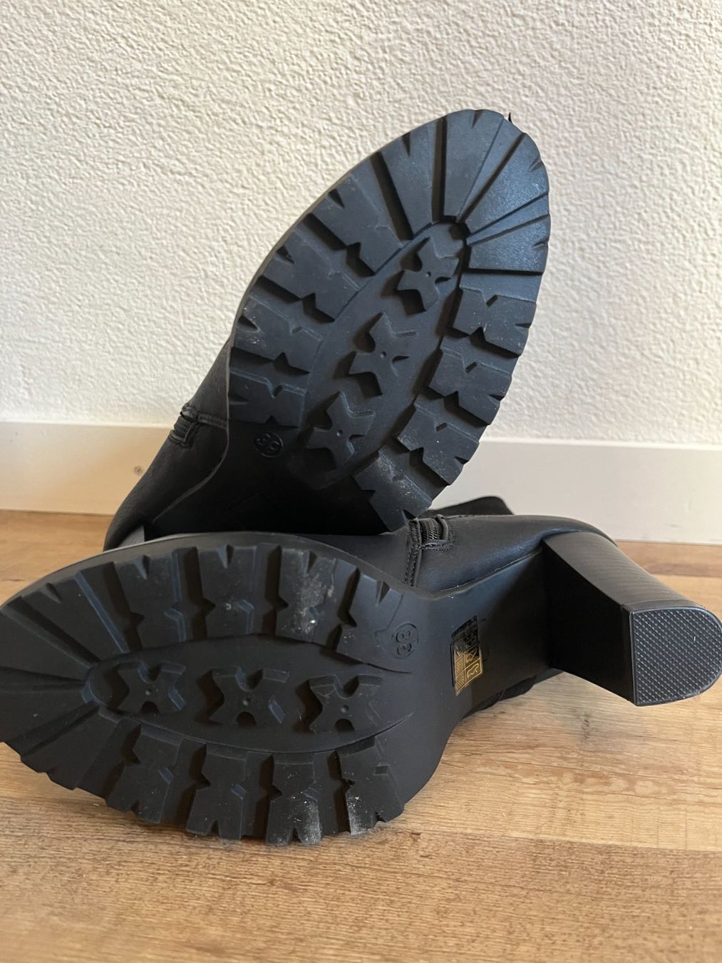 Scarpe da donna: Tolle Stiefel, Neu, Grösse 38 – Nuovo e nell'imballaggio originale da Interlaken venduto da Jasmin_Flower 2