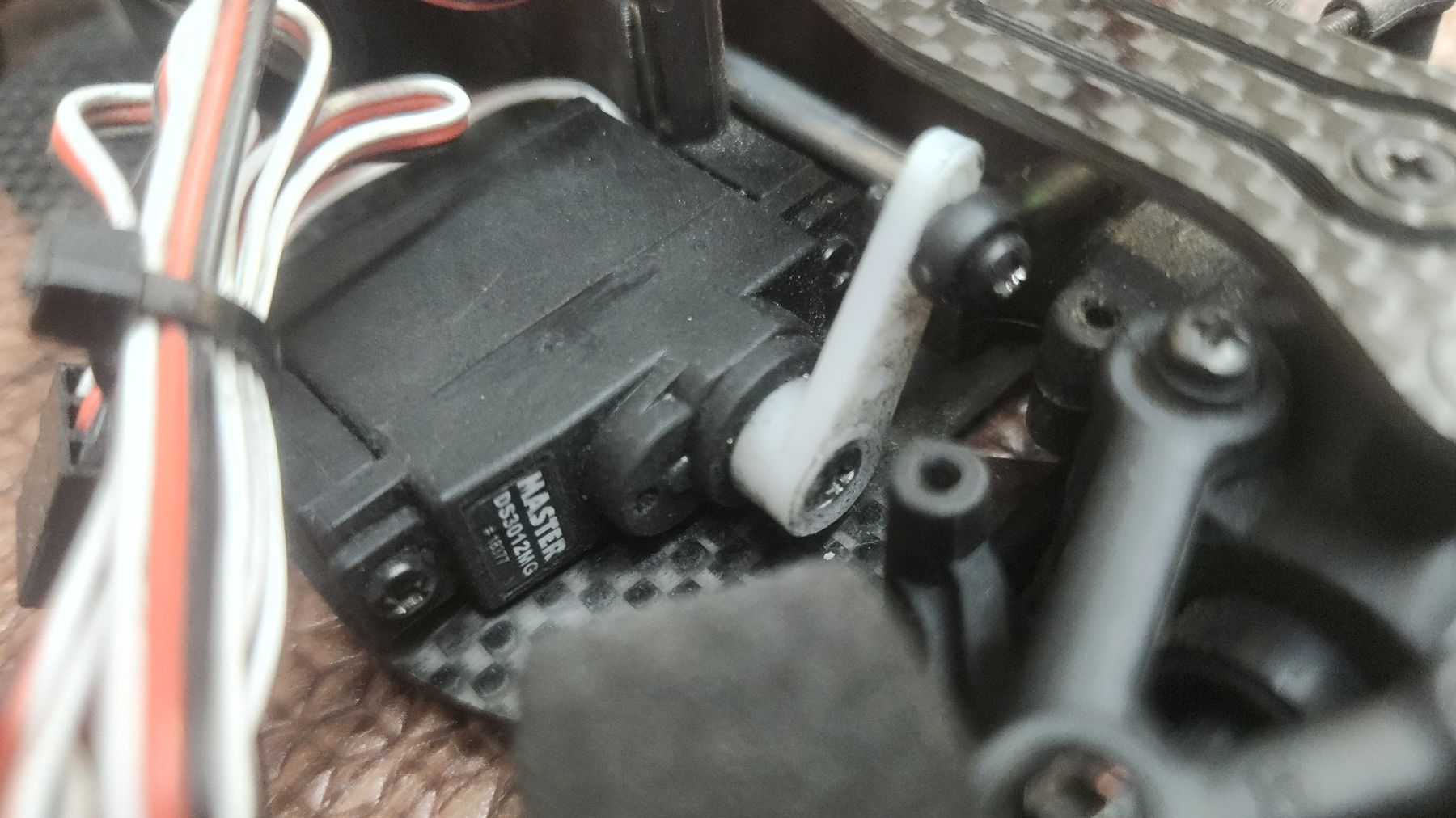 XRay Modellismo RC: Xray M18 PRO mit 3x Karroserien  – Usato da Dürnten venduto da Latinoviper 5