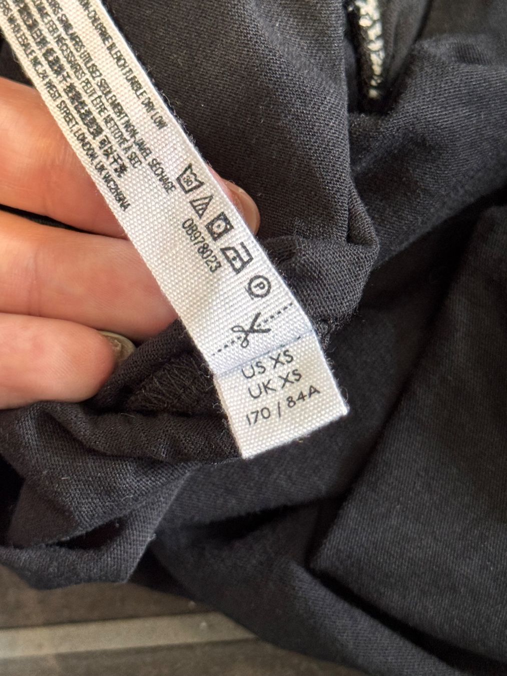 T-shirts: Basic Shirt / Body Schwarz Gr. XS – D'occasion à Rothrist par Fondgruebe 6