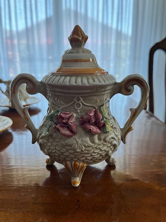Tazze: Servizio caffè Capodimonte vintage  25 pezzi. – Usato da Breganzona venduto da Renzanton
