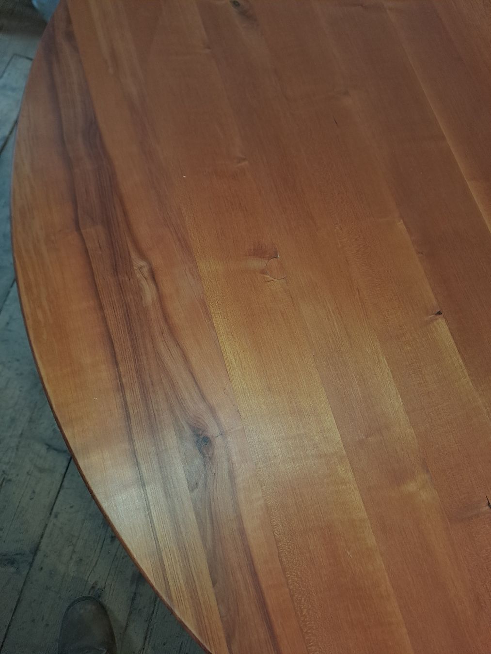 Tische: Tisch mit schwerem Gussfuss – Neu (gemäss Beschreibung) aus Gebenstorf von suroh 5