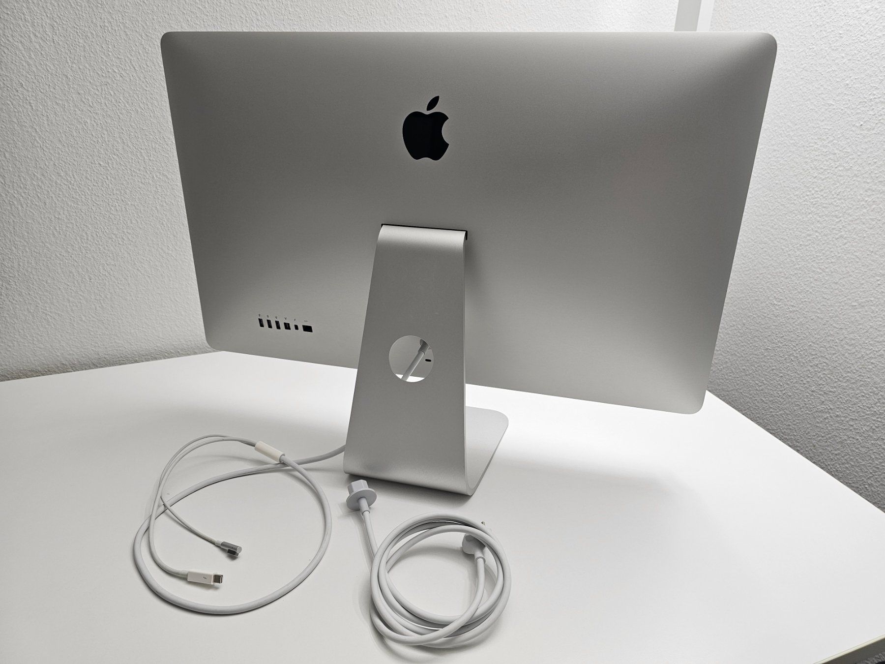 Apple Monitore: Apple Thunderbolt Display 27" mit USB-C Apple Adapter – Neu (gemäss Beschreibung) aus Wettingen von bestrox 3