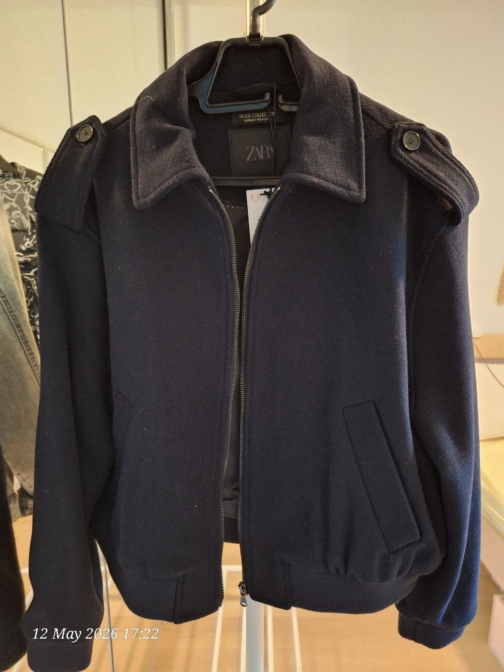 Zara Giacche: Zara Wool Bomber Jacket -   Man Large -   47 – Nuovo e nell'imballaggio originale da Marin-Epagnier venduto da Natasa82