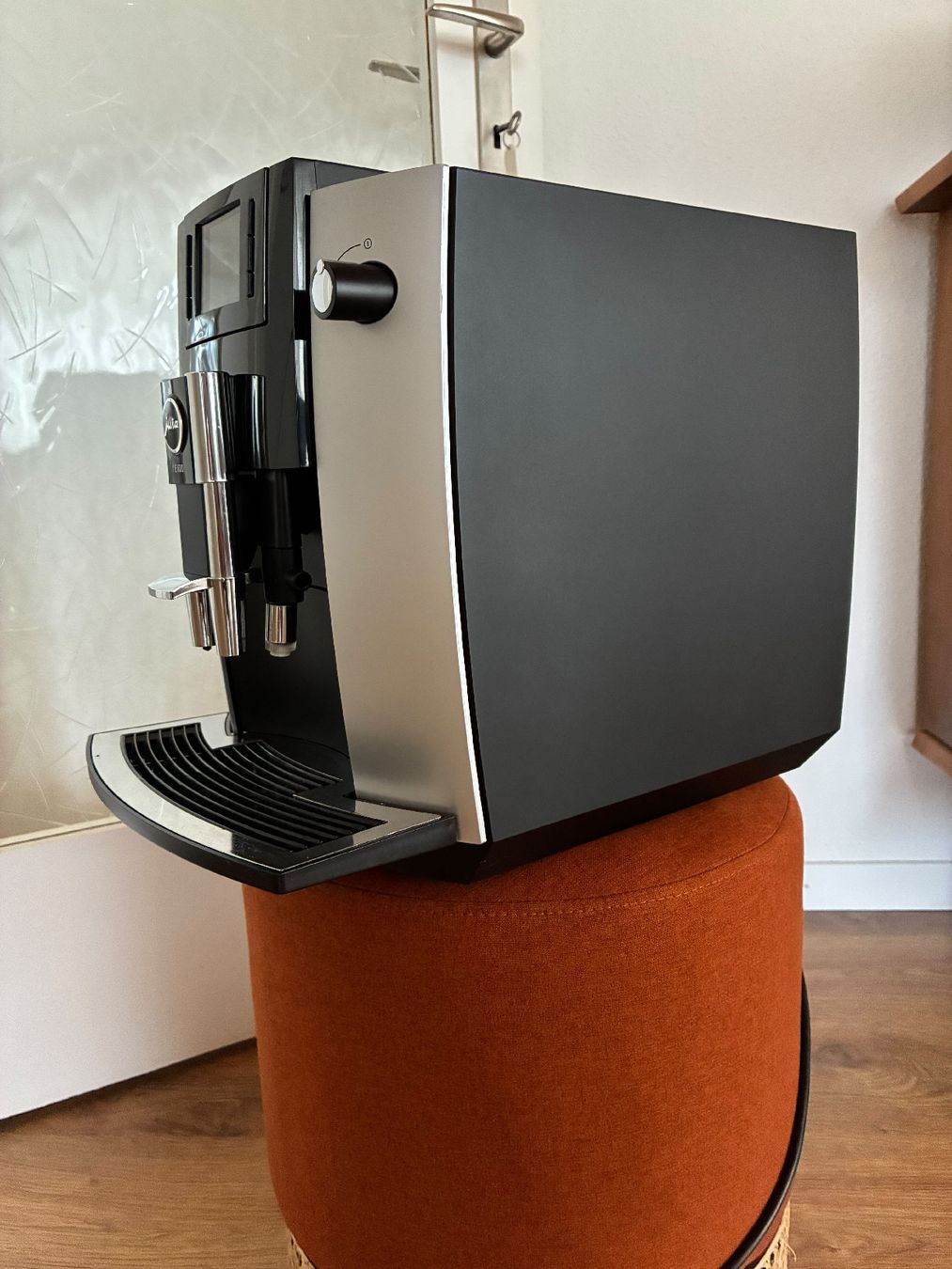 Jura Machines à café & Machines à expresso: Jura E600 Kaffeemaschine | ERROR 8 – Défectueux à Stansstad par DTR7PT 4