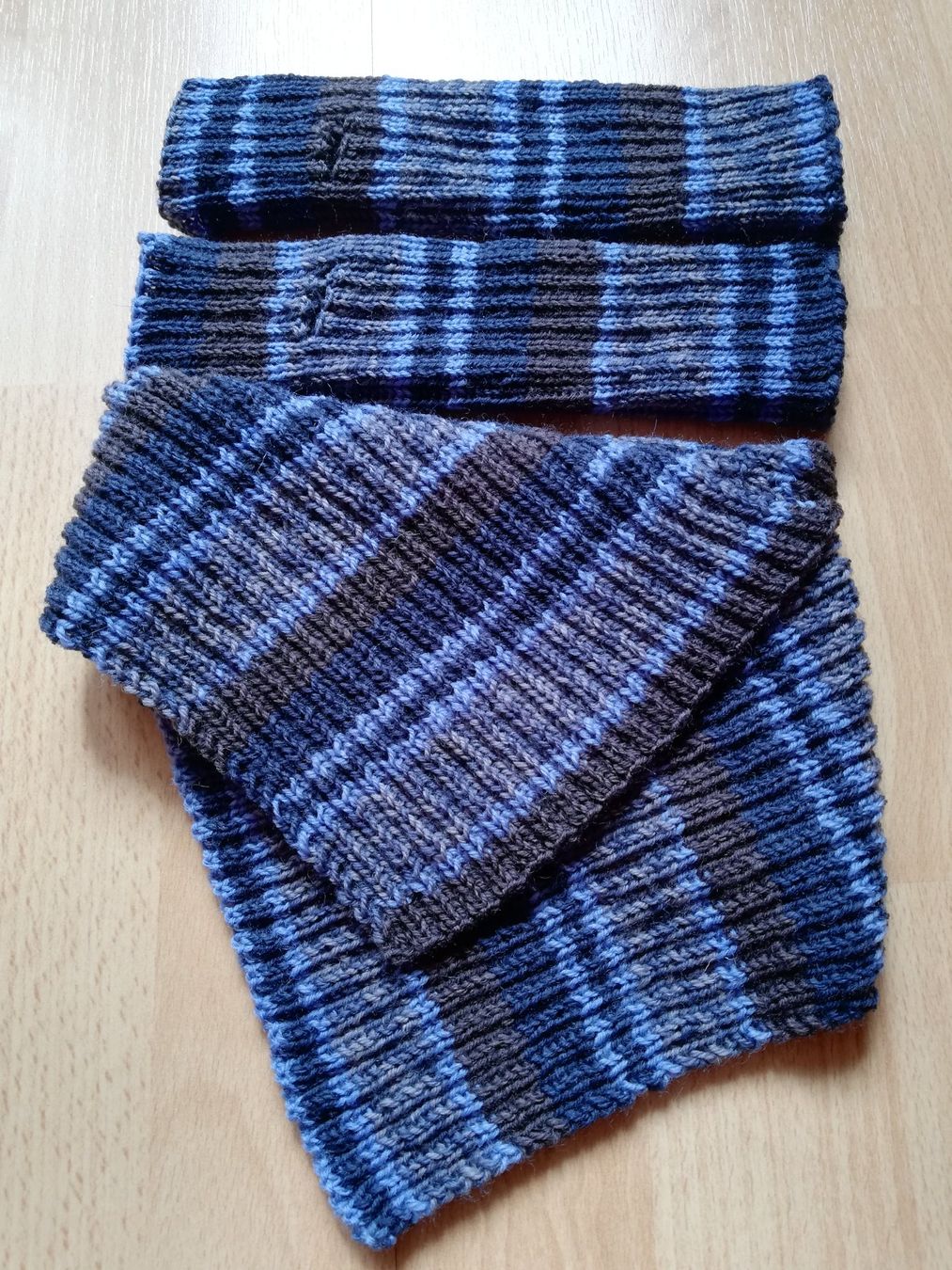 Altro in  Abbigliamento & Accessori: Halswärmer mit Pulswärmer Set – Nuovo (secondo la descrizione) da Aeschau venduto da UEicher1967 6