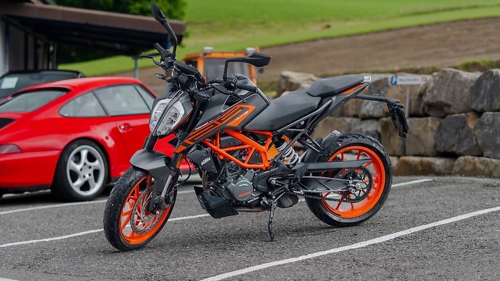 Strada: KTM DUKE 125 – Usato da Adligenswil venduto da Kktdoipatinho 1