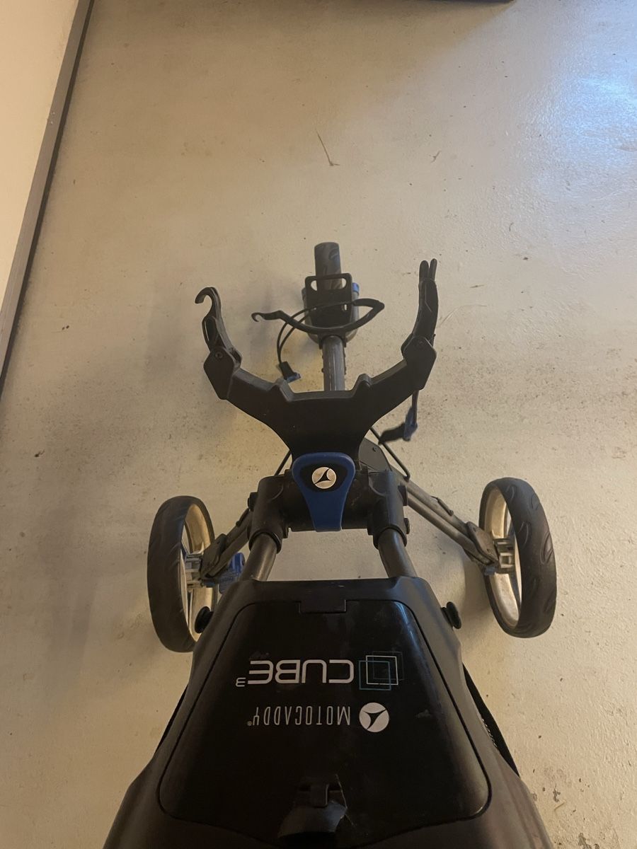 Motocaddy Chariots: Golf Trolley  – D'occasion à Oberdorf SO par ric_sww8 3