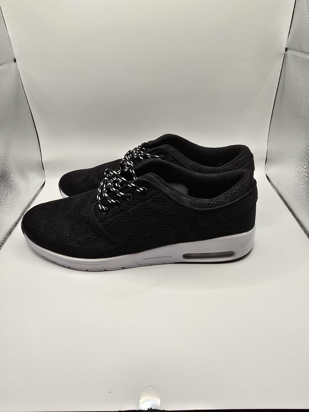 Scarpe da uomo: Baskets noires tendance pointure 42, neuves – Nuovo (secondo la descrizione) da Neuchâtel venduto da mel_6m7r