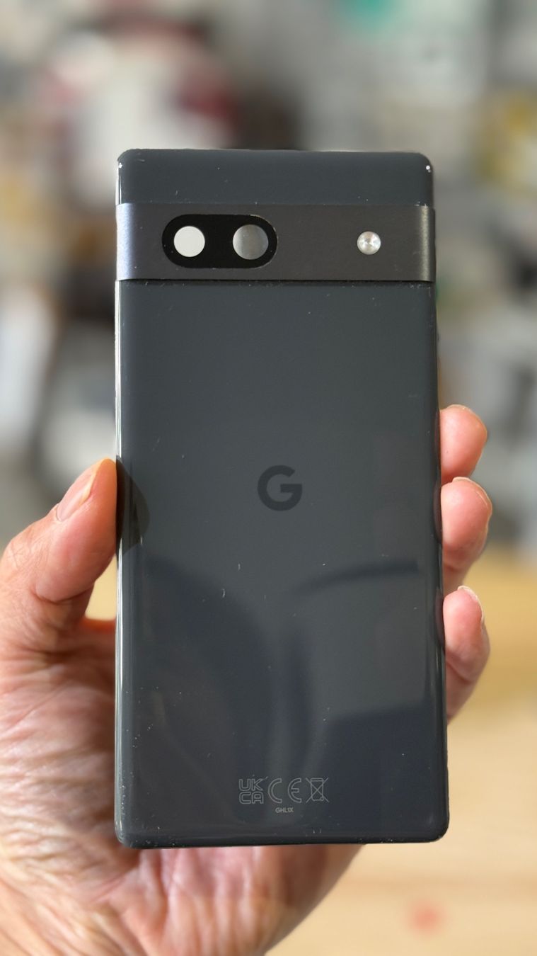 Google Telefoni cellulari / Smartphones: Google Pixel 7A - vitre arrière original – Usato da Morges venduto da DA-repa 1