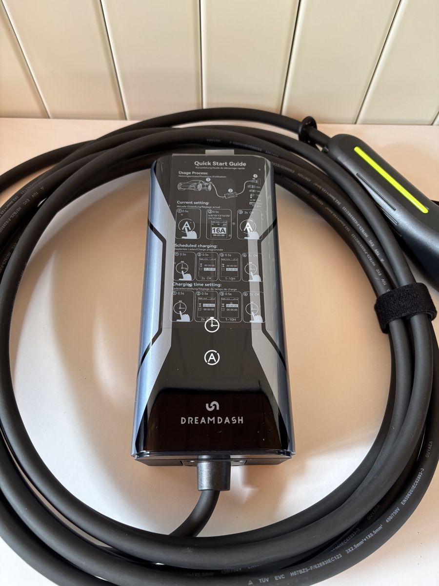 Chargeurs de batterie: Typ 2 Ladegerät (6-16 A) – Neuf avec emballage d'origine à Gretzenbach par leo_nmg6