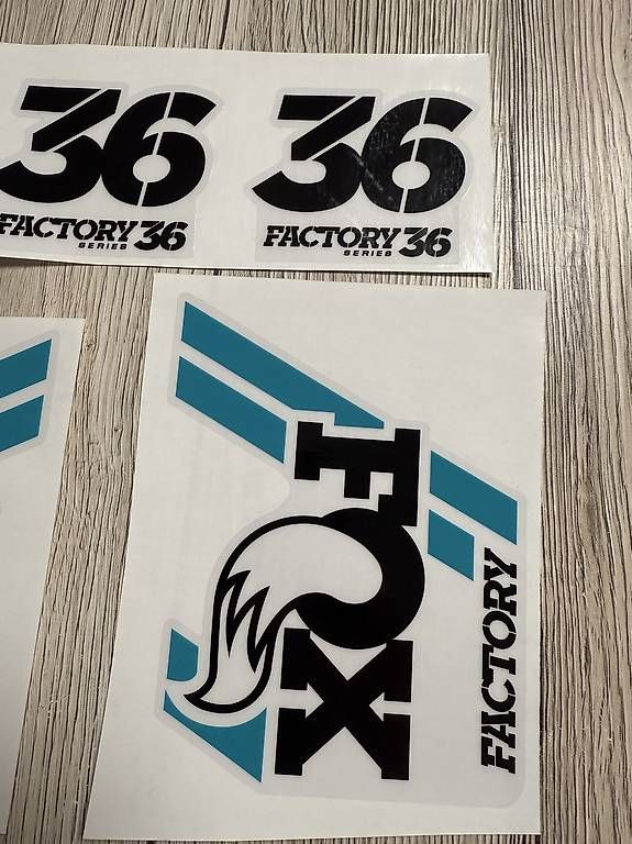 Custodie: MTB adesivi per forcella FOX 36 - nuovissimi – Usato da Canobbio venduto da maxpalma 2