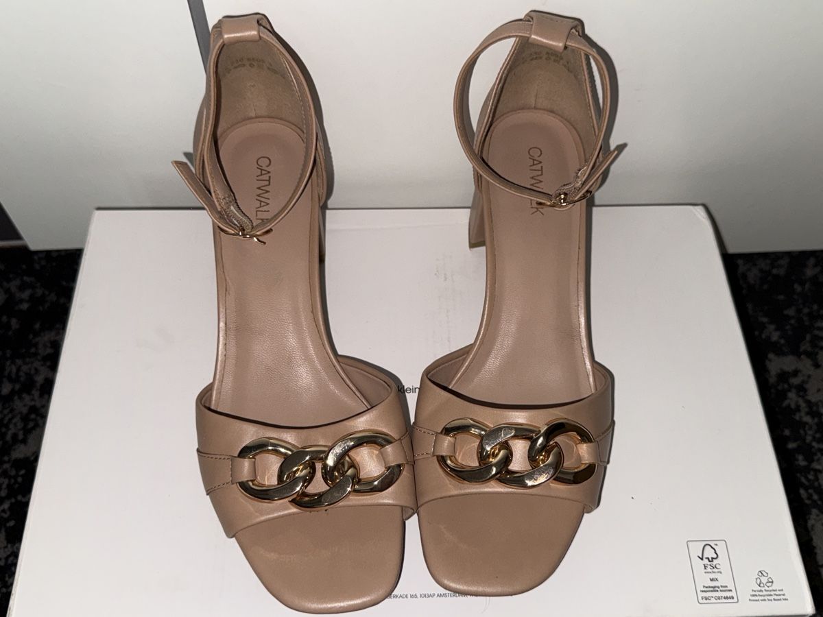 Damenschuhe: Catwalk Sandalen Grösse 39  – Neu (gemäss Beschreibung) aus Schlieren von kle_dis 3