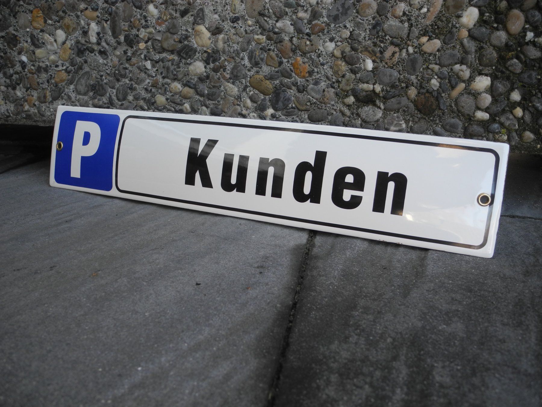 Insegne: PARKPLATZ KUNDEN EMAILSCHILD – Usato da Reinach AG venduto da Huckleberrysix 2