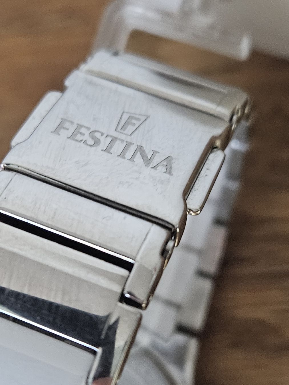 Festina Montres: Festina Damenuhr 38mm – D'occasion à Flamatt par pie_f9zm 4