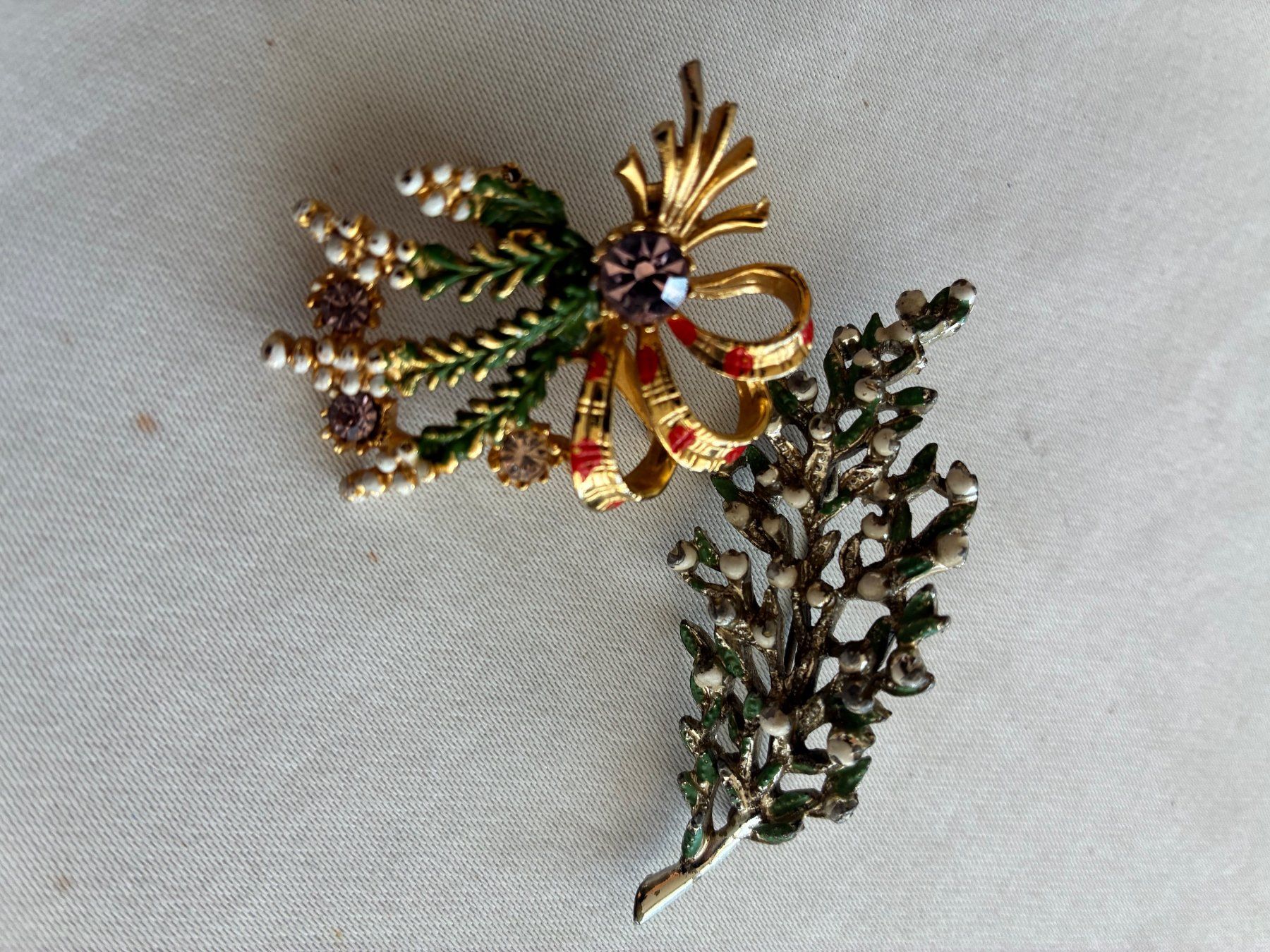 Spille & Fermagli: 2 broches métal doré et argenté – Usato da Evilard venduto da nenette01 1