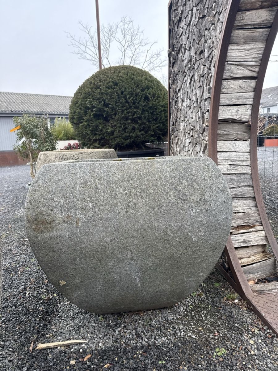 Vasi per fiori: Grosse Stein Pflanzentröge, Steintröge, Winterfest! – Usato da Andhausen venduto da Ste_senn 2