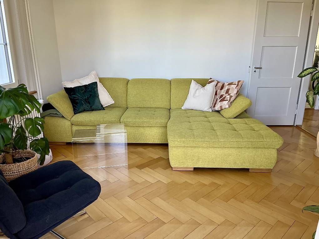 Sofas: Wohnlandschaft mit Bettfunktion & Bettkasten – Gebraucht aus Ennetbaden von Scheppidave