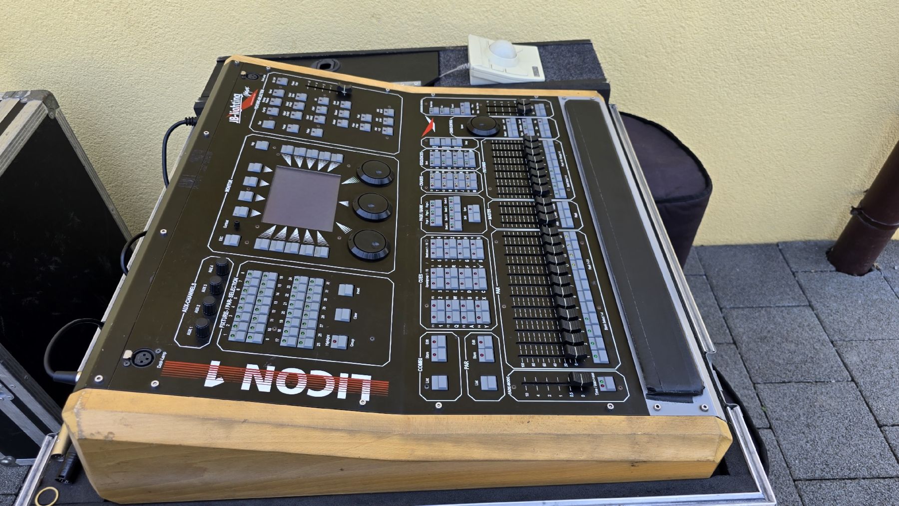 Console di mixaggio: JB Licon 1 DMX Lichtpult – Usato da melchnau venduto da lua_lrz7 3