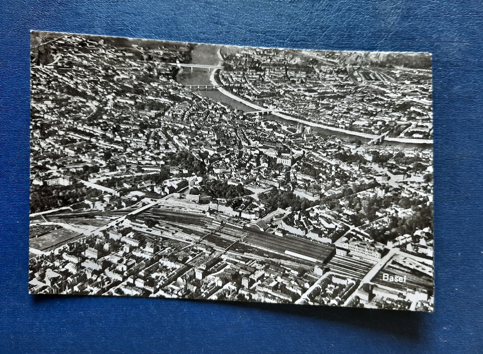 Cartoline postali: Ansichtskarte Basel, Luftbild, gest.1953 – Usato da Marly venduto da neu-adlerauge65
