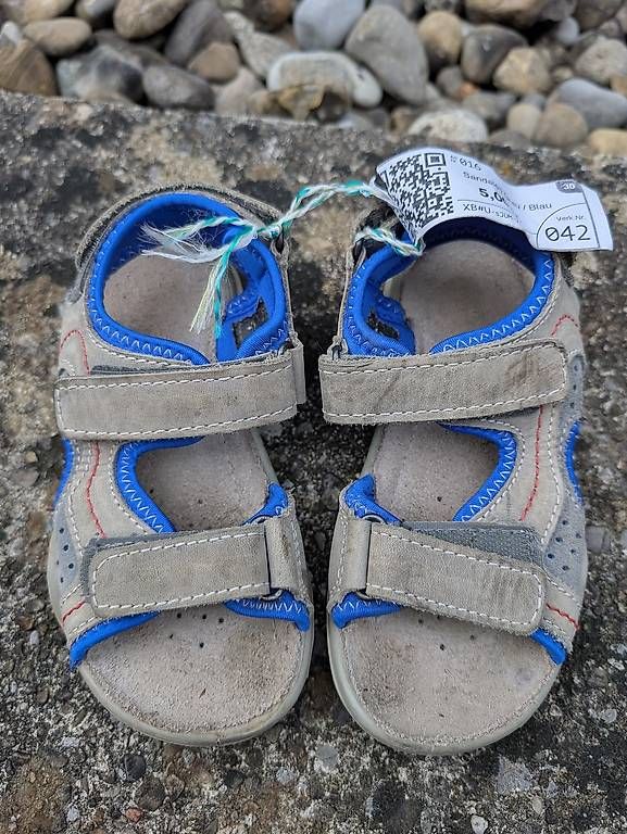 Schuhe für Jungen: Sandalen Grösse 30 – Gebraucht aus Rieden AG von Lombego