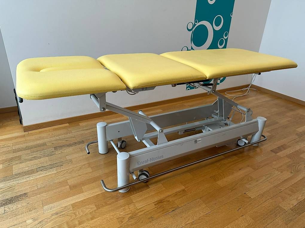 Sedie a sdraio: Elektrische Therapieliege – Usato da Güttingen venduto da felixguntlisbergen 1